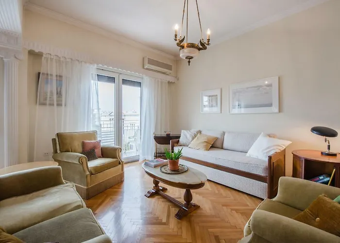Retro Apartment At Trendy Exarcheia
