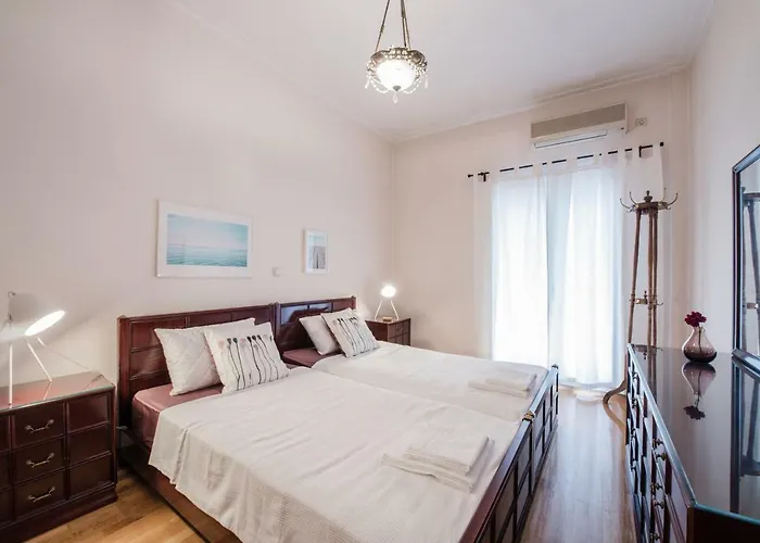 Retro Apartment At Trendy Exarcheia