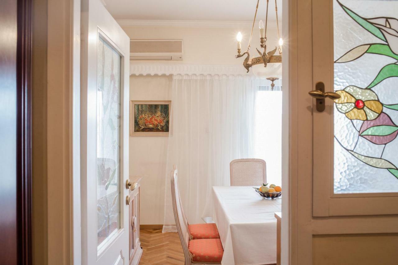 Retro At Trendy Exarcheia Apartment Athens